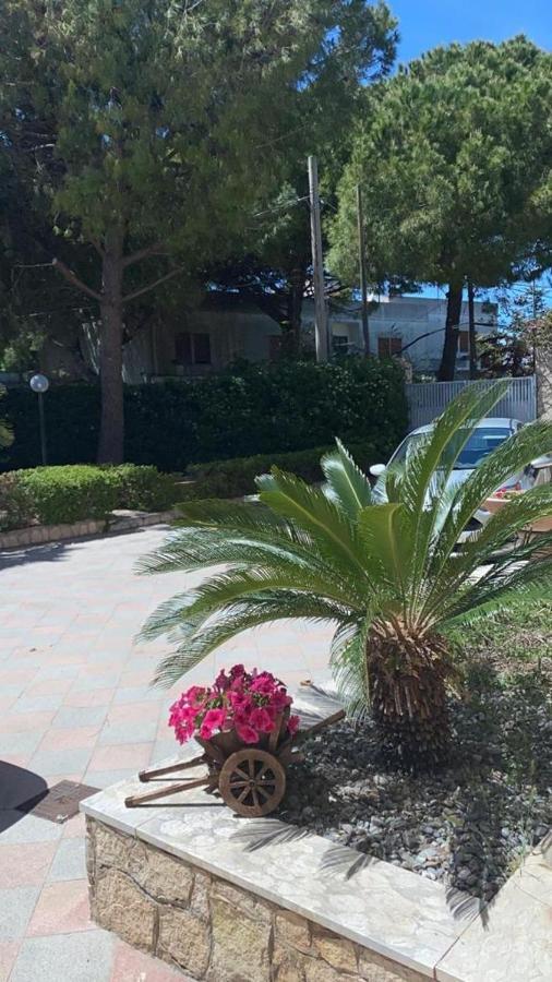Villa Italia Taranto Bagian luar foto