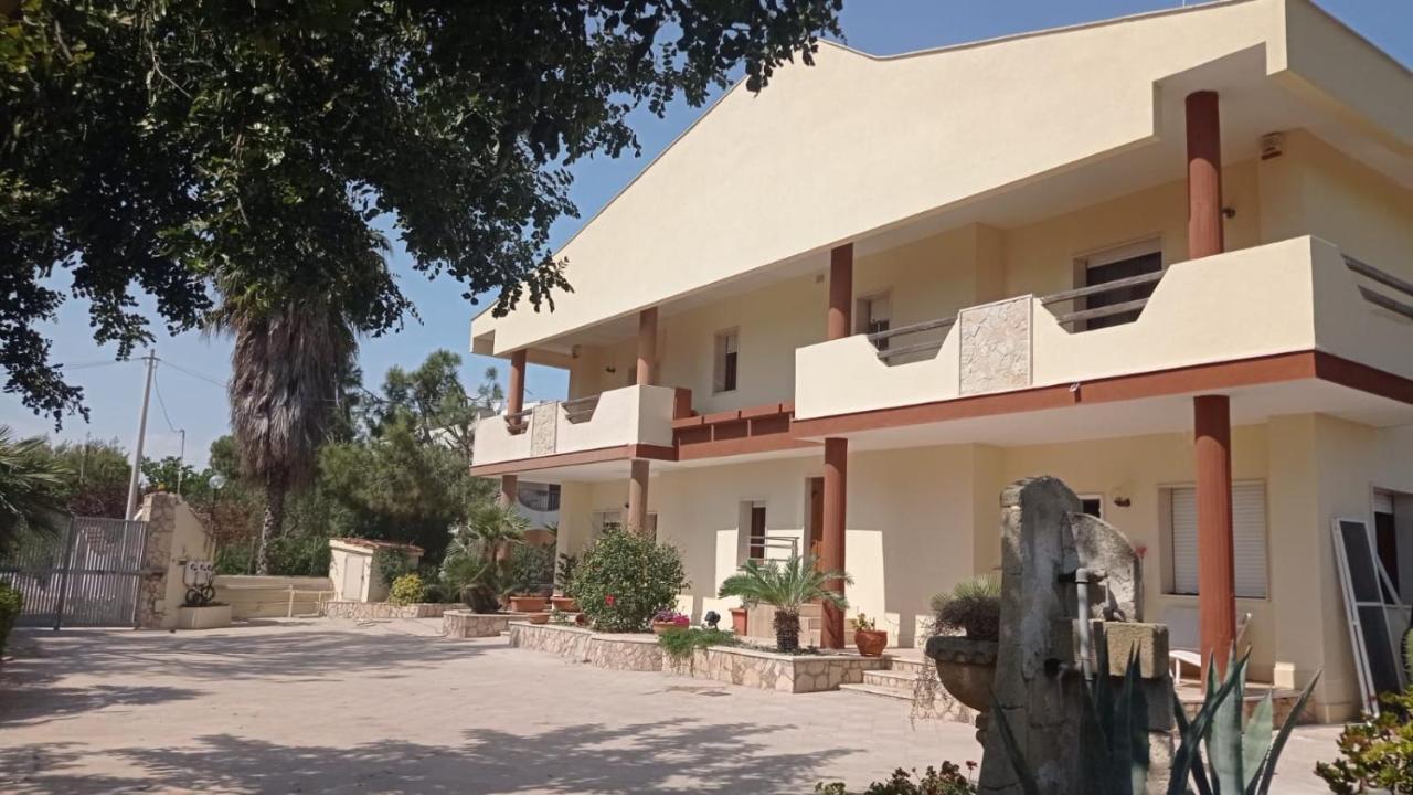 Villa Italia Taranto Bagian luar foto